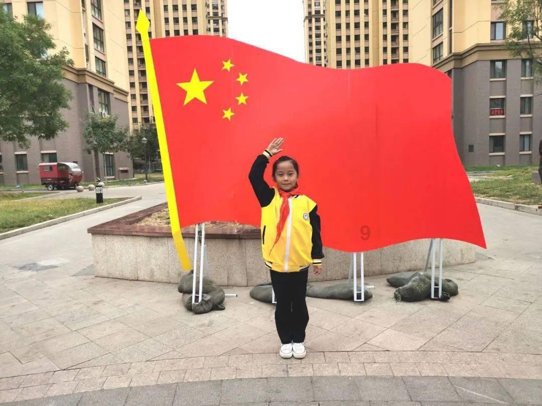 琳娜整理房间