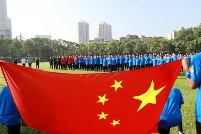 同时交往三个男朋友是不是太少了？游戏画面