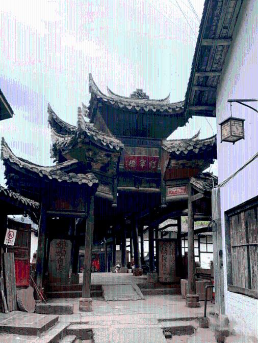 冰洞逃生